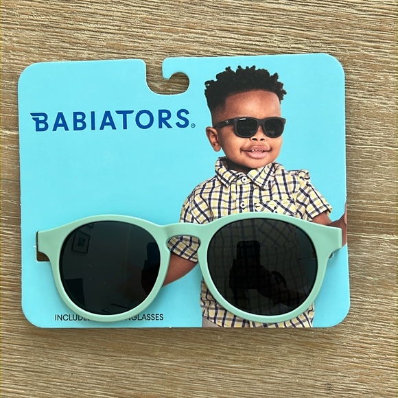 Babiators Mint Green Classic Keyhole Round Shape Sunglasses Ages 0-2 3-5 years - Picture 4 of 4